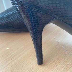 BCBG Paris Black Small Snake heeled pumps